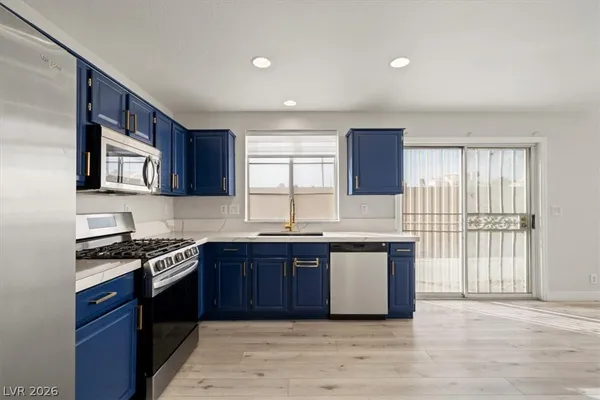 $2,195 | 8141 Dartmoor Avenue, Las Vegas, NV 89129