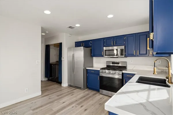 $2,195 | 8141 Dartmoor Avenue, Las Vegas, NV 89129