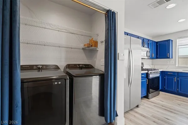 $2,195 | 8141 Dartmoor Avenue, Las Vegas, NV 89129