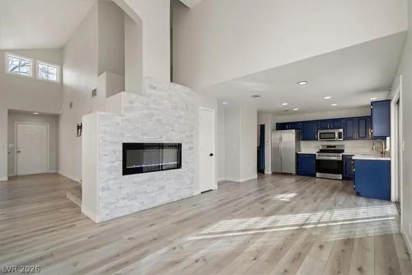 $2,195 | 8141 Dartmoor Avenue, Las Vegas, NV 89129