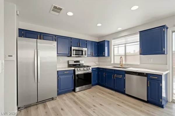 $2,195 | 8141 Dartmoor Avenue, Las Vegas, NV 89129