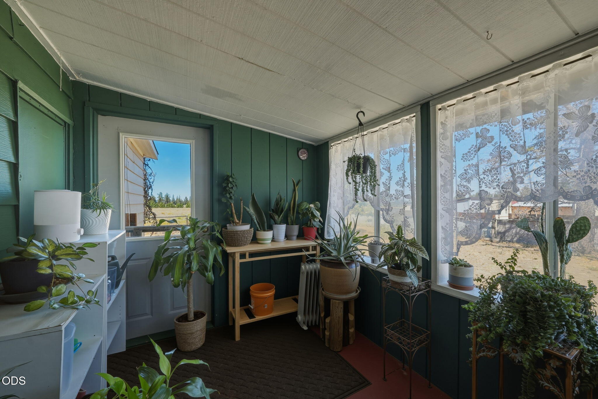 67050 Gist Road Bend, OR 97703 - Photo 4 of 58 Gallery Image 4