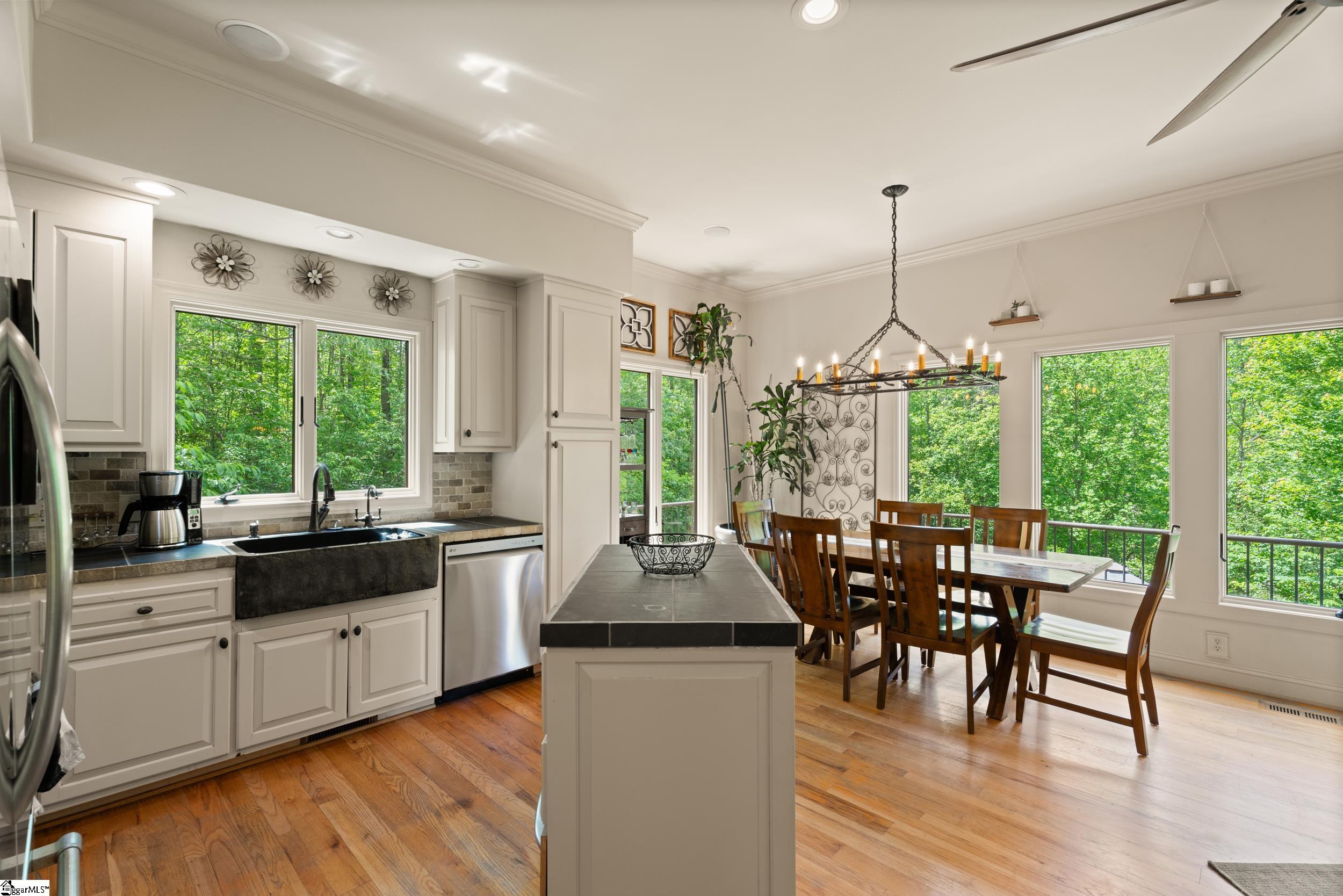 707 Lister Road Landrum, SC 29356 - Photo 4 of 28