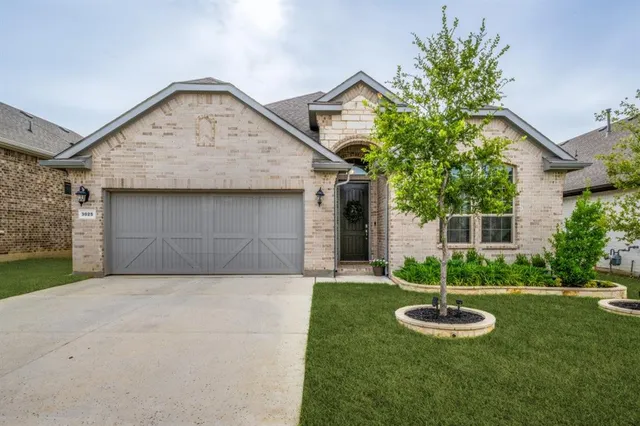 $539,999 | 3025 Lionsgate Drive, Argyle, TX 76226