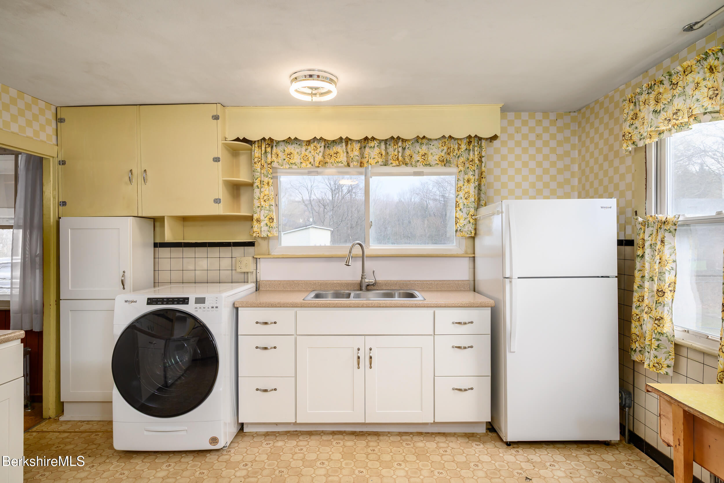 52 Alger Street Adams, MA 01220 - Photo 6 of 18 Kitchen Pic 3