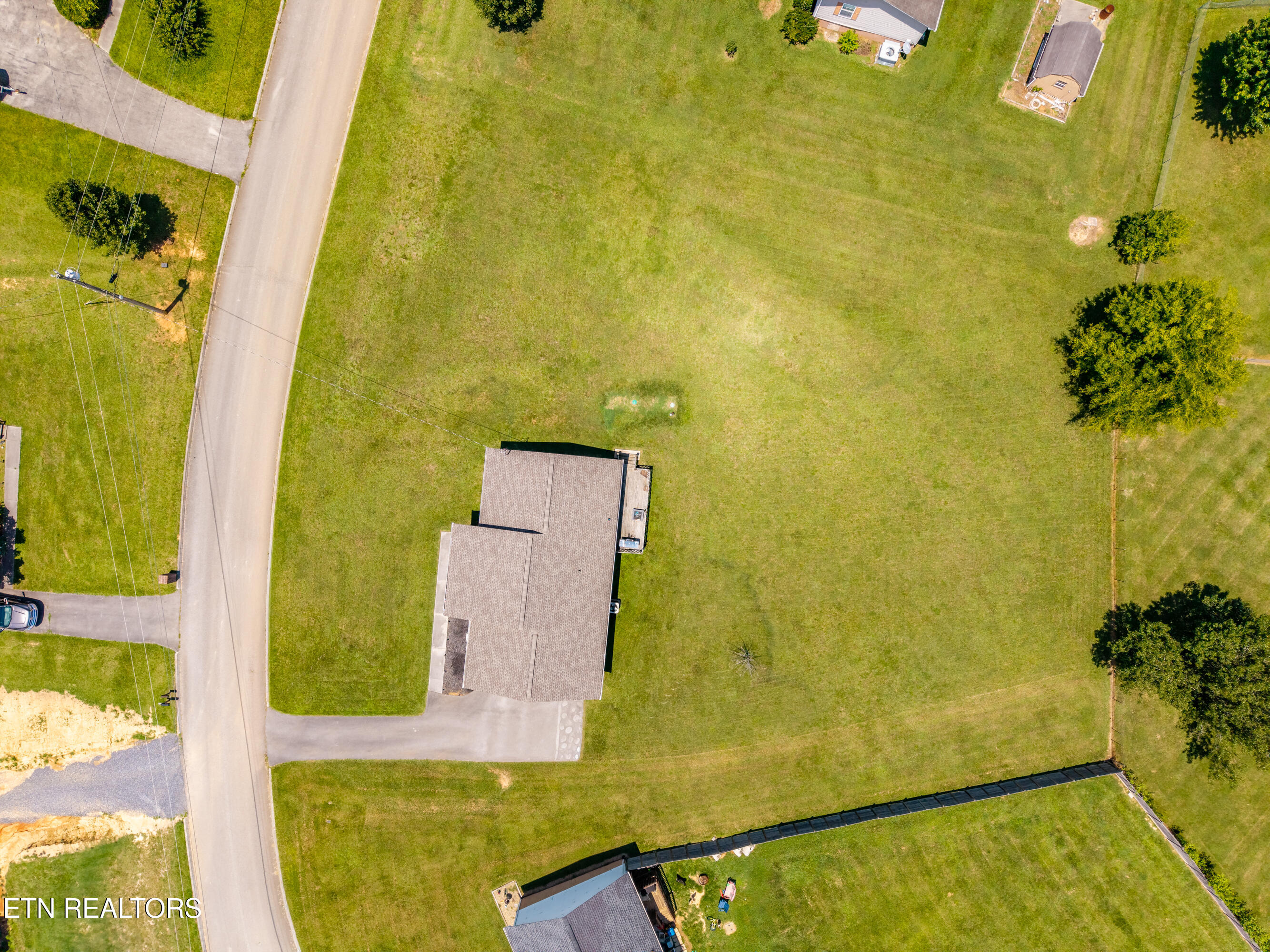 157 Ridgefield Drive Dandridge, TN 37725 - Photo 45 of 54 157RidgefieldDr-19