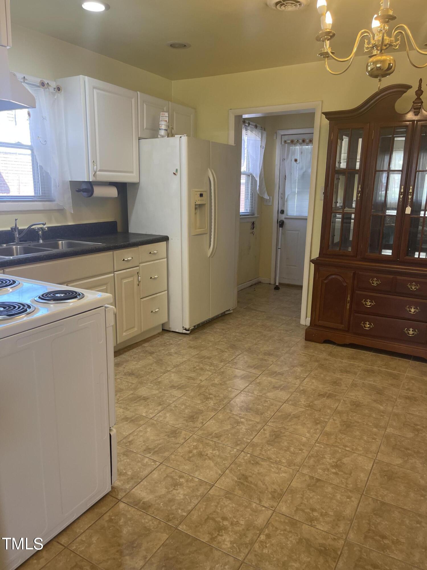 607 Calloway Drive Raleigh, NC 27610 - Photo 5 of 16 IMG_1489