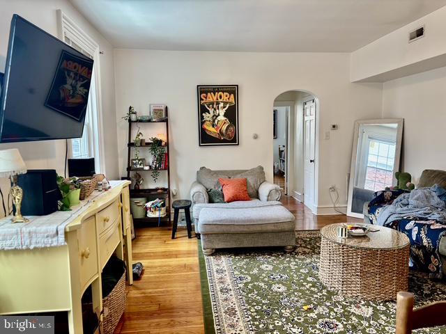 711 Walnut Street, Unit 3R Philadelphia, PA 19106 - Photo 2 of 17
