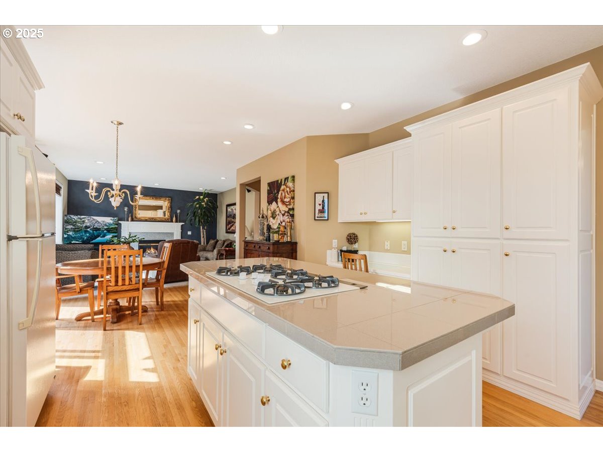 8336 Southwest 187th Avenue Beaverton, OR 97007 - Photo 13 of 48
