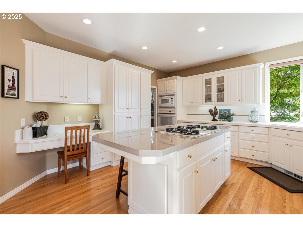 8336 Southwest 187th Avenue Beaverton, OR 97007 - Photo 16 of 48