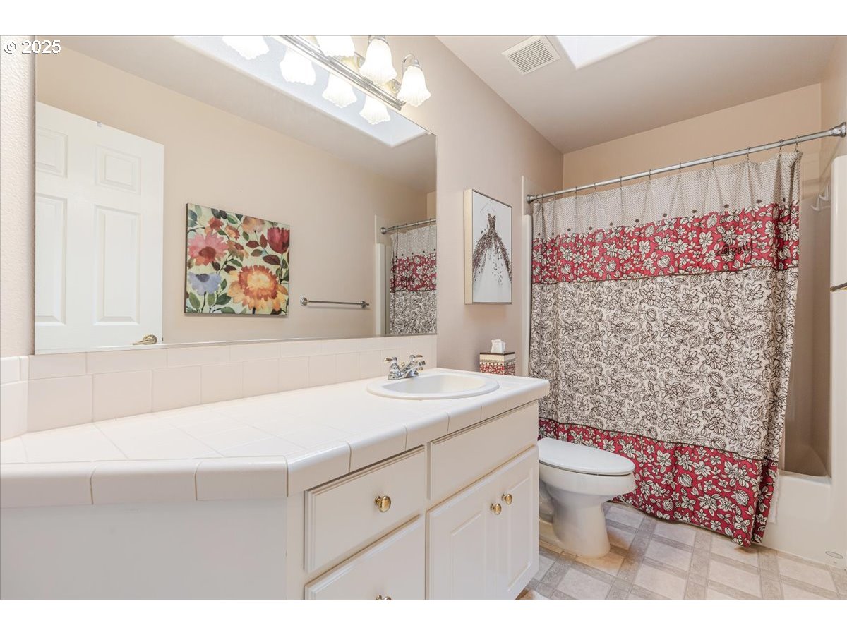 8336 Southwest 187th Avenue Beaverton, OR 97007 - Photo 35 of 48