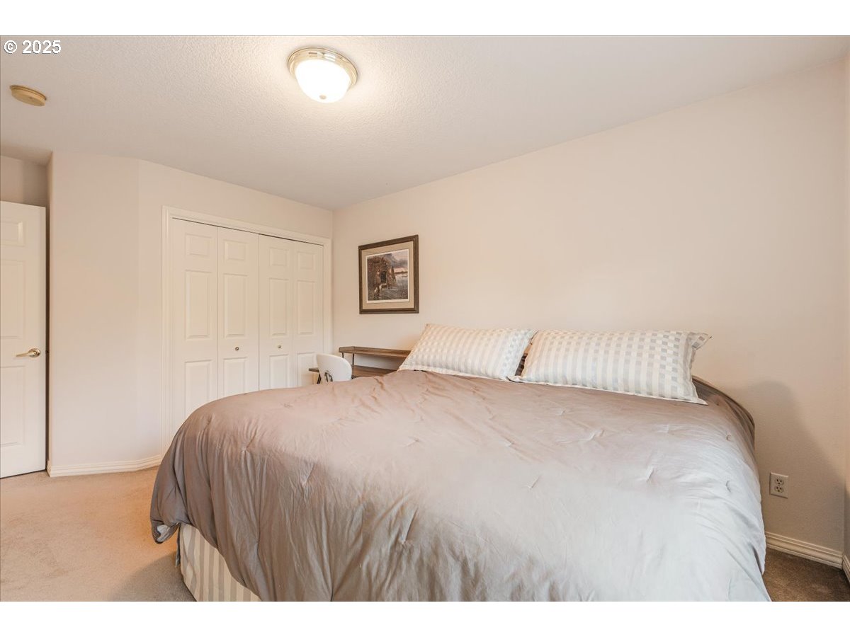 8336 Southwest 187th Avenue Beaverton, OR 97007 - Photo 37 of 48