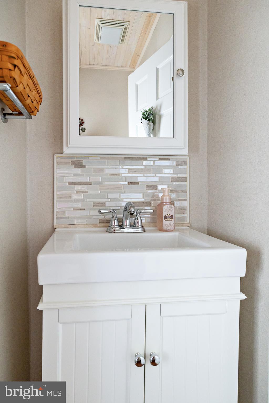 312 Croce Avenue Gibbstown, NJ 08027 - Photo 28 of 55 Main level powder room
