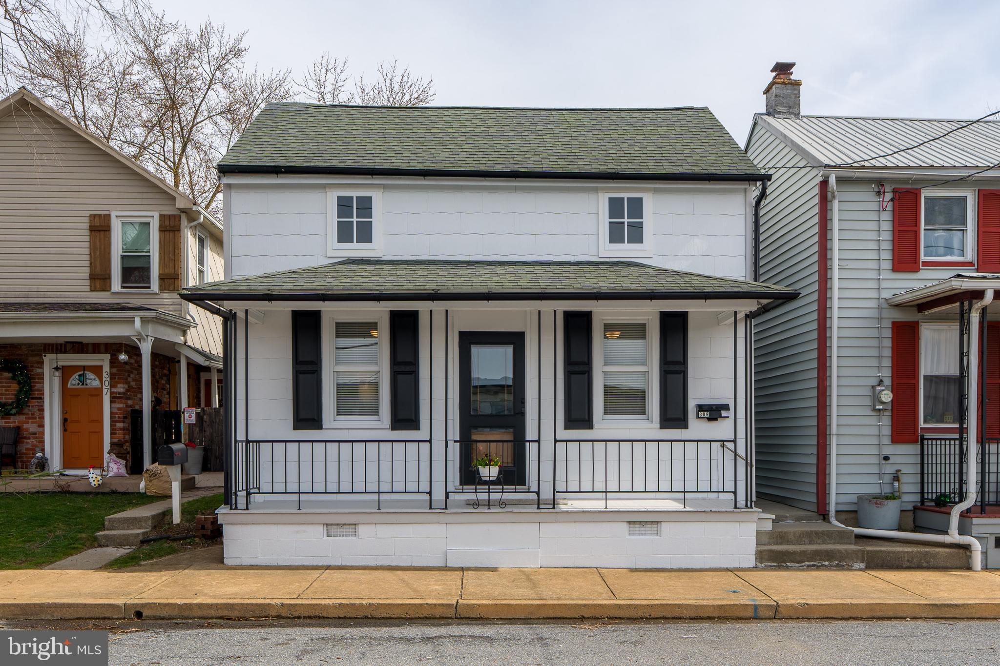 309 South Cherry Street Manheim, PA 17545 - Photo 1 of 34