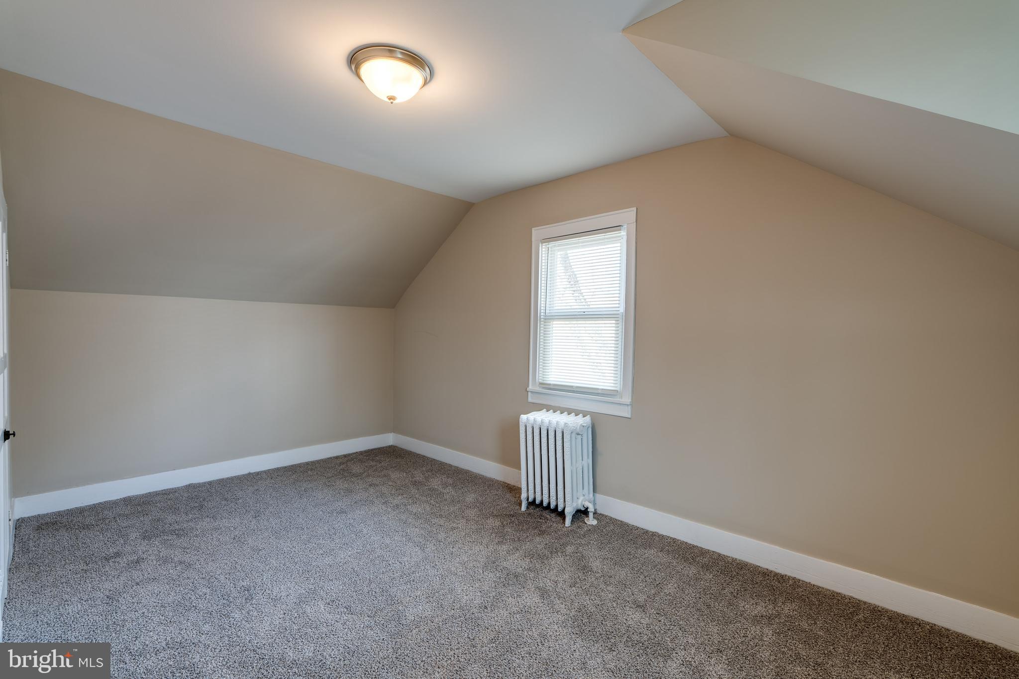 309 South Cherry Street Manheim, PA 17545 - Photo 22 of 34 an empty room with a window