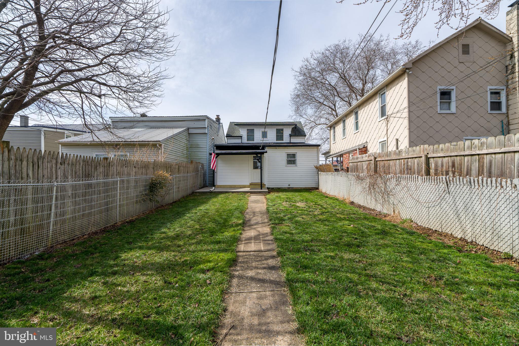 309 South Cherry Street Manheim, PA 17545 - Photo 4 of 34 a view of a backyard with pathway