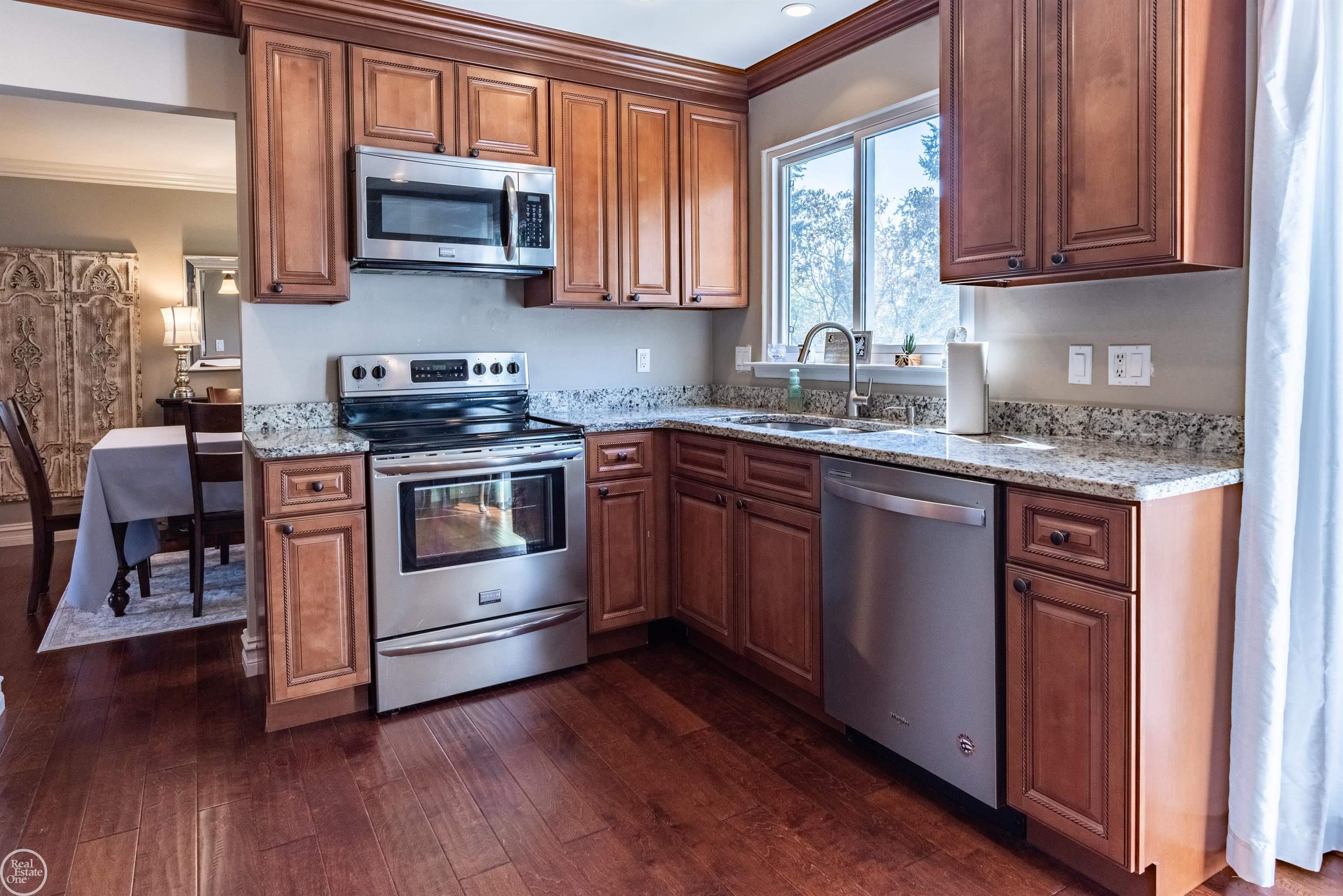 822 Hadley Road Rochester Hills, MI 48307 - Photo 7 of 27