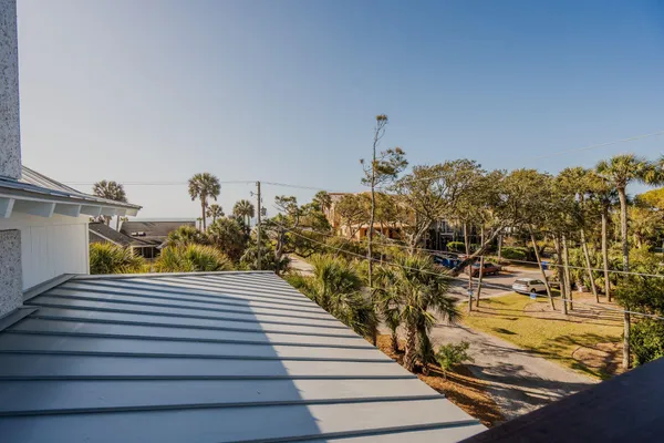 $4,000,000 | 720 West Ashley Avenue, Folly Beach, SC 29439