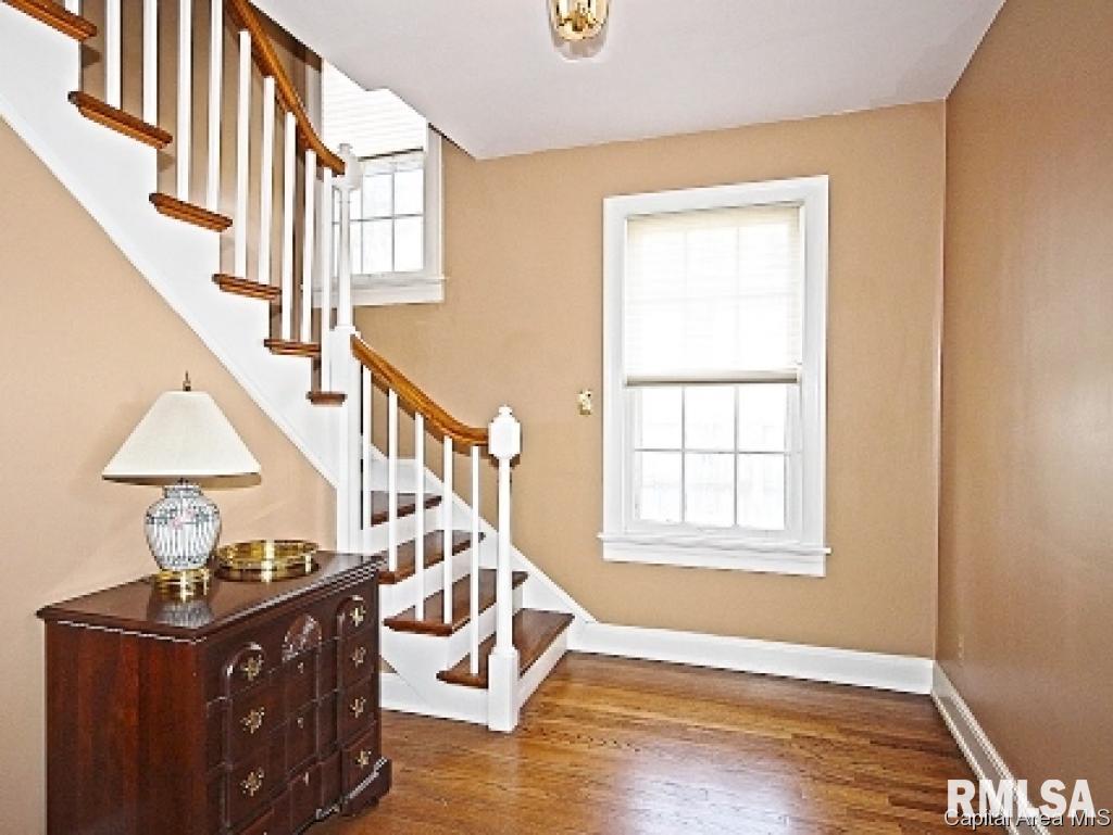 2147 Bates Springfield, IL 62704 - Photo 2 of 25 Gallery Image 2