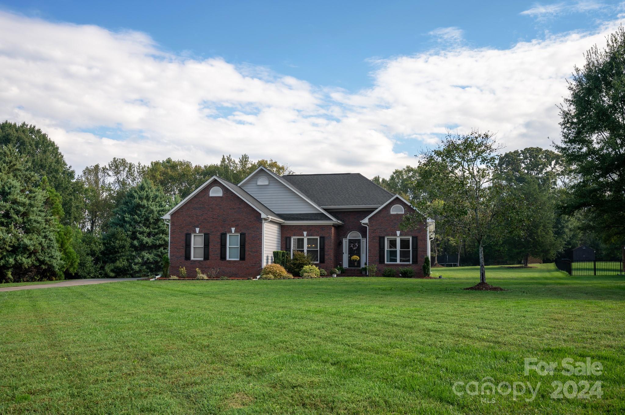 9532 Potter Road Matthews, NC 28104 - Photo 3 of 27