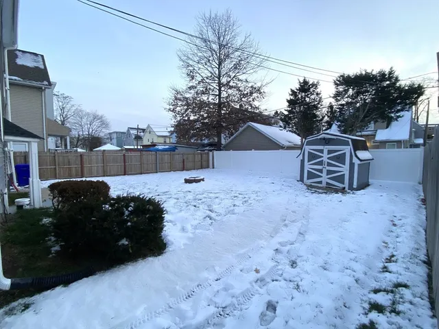 $1,800 | 46 Mooreland Street, Unit 1, Springfield, MA 01104