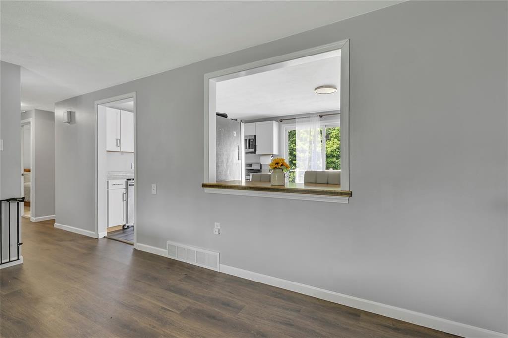 1102 Queens Mill Road Aliquippa, PA 15001 - Photo 12 of 27