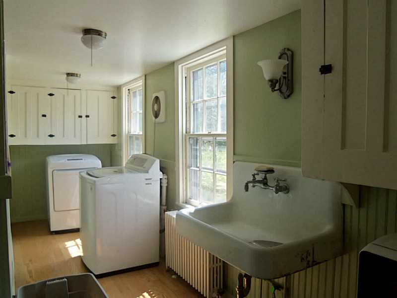 7 Granite Street Westerly, RI 02891 - Photo 8 of 25 Kitchen.