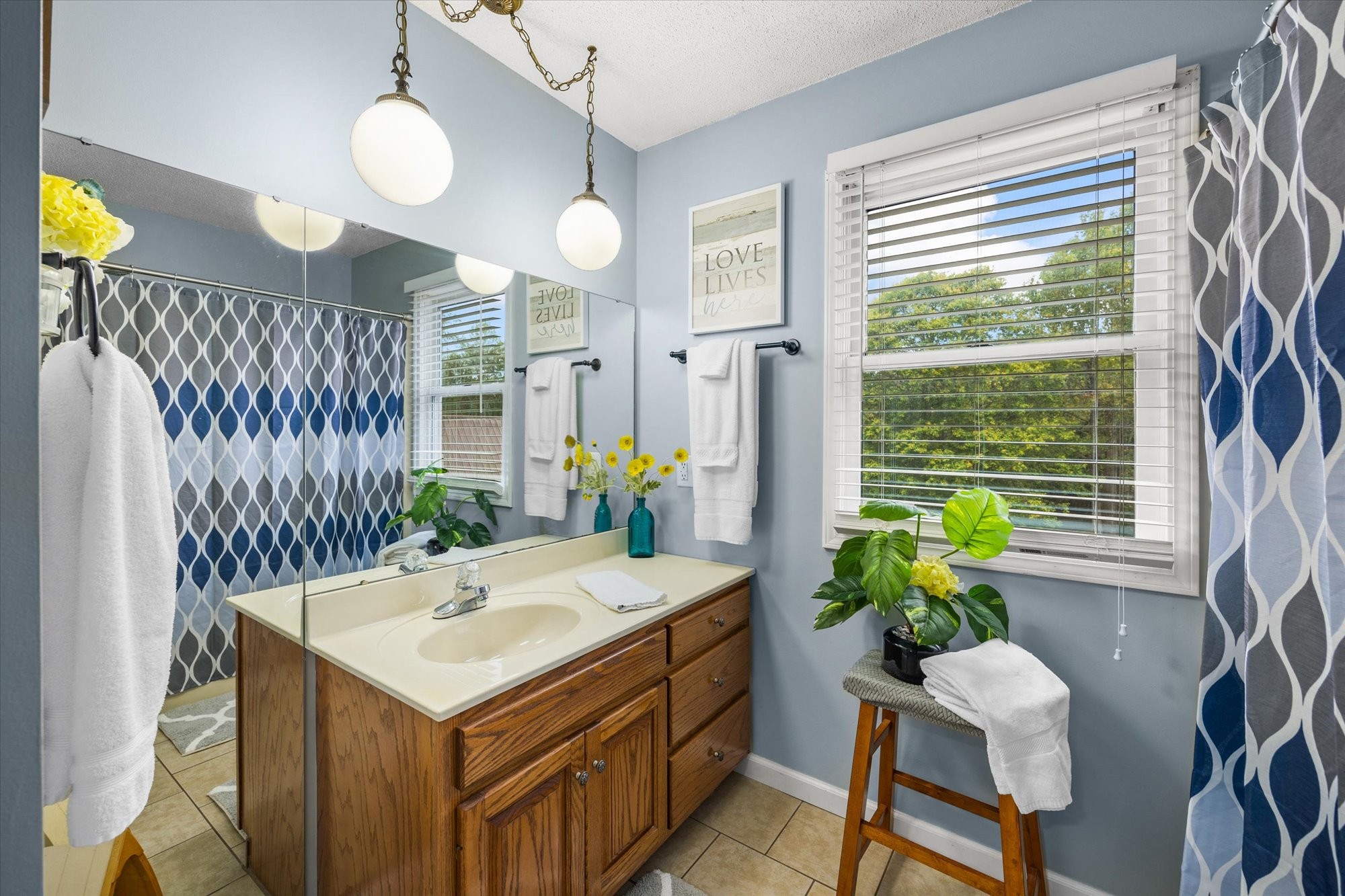 7214 Sarah Thomas Road Silver Point, TN 38582 - Photo 20 of 52 a kitchen that has a table and chairs in it