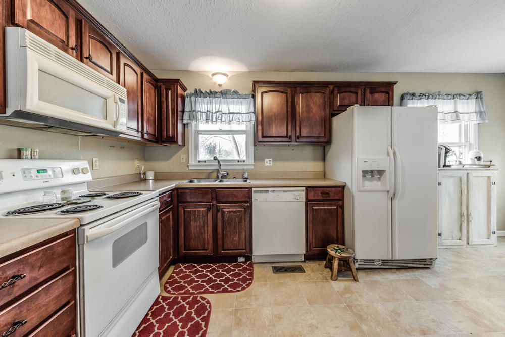 5300 Foxwood Road Knoxville, TN 37921 - Photo 3 of 16 5300 Foxwood Rd-9