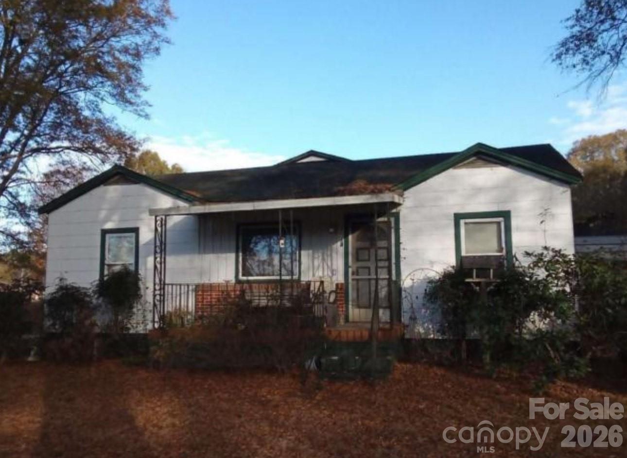 3014 Water Plant Road Maiden, NC 28650 - Photo 3 of 13 a front view of a house with garden