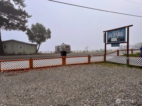 $700 | 27051 Highway 101, Unit 1, Hoodsport, WA 98548