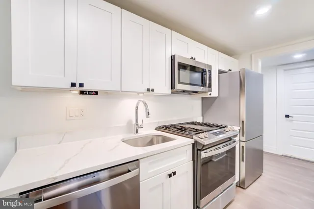 $1,900 | 3625 16th Street Northwest, Unit B4, Washington, DC 20010