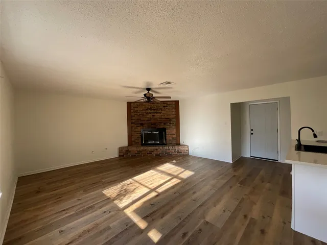 $1,900 | 2006 Chester Street, Dayton, TX 77535