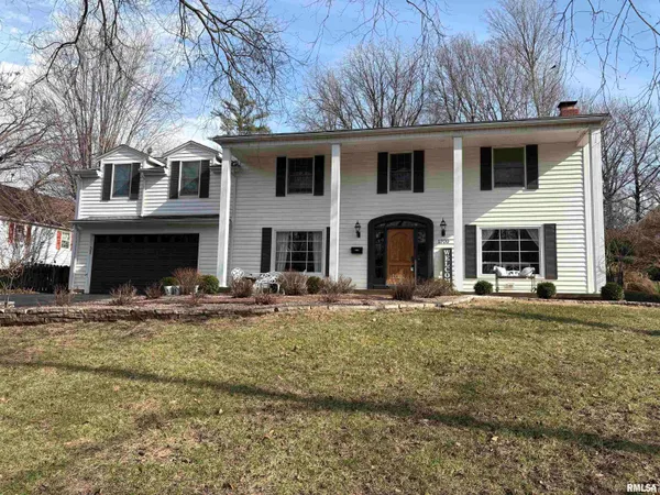 $750,000 | 1709 Outer Park Drive, Springfield, IL 62704