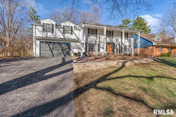 $750,000 | 1709 Outer Park Drive, Springfield, IL 62704
