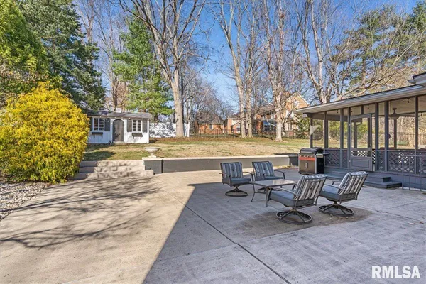 $750,000 | 1709 Outer Park Drive, Springfield, IL 62704