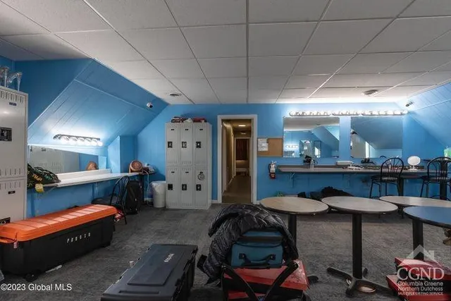 $3,000,000 | 1915 Highway 9, Halfmoon, NY 12065