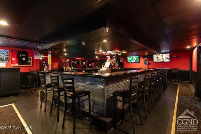 $3,000,000 | 1915 Highway 9, Halfmoon, NY 12065