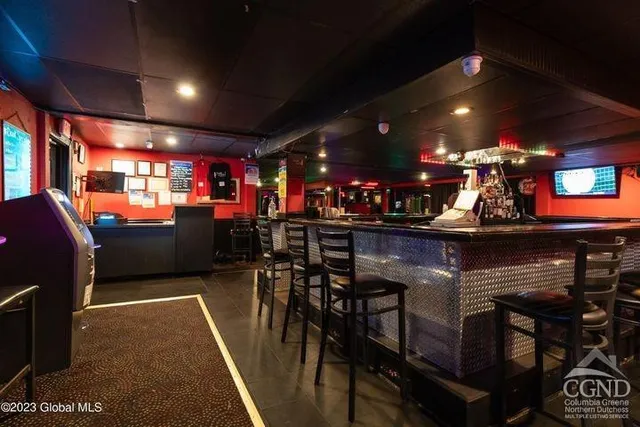 $3,000,000 | 1915 Highway 9, Halfmoon, NY 12065