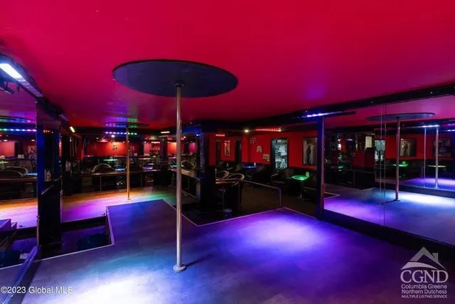 $3,000,000 | 1915 Highway 9, Halfmoon, NY 12065