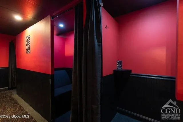 $3,000,000 | 1915 Highway 9, Halfmoon, NY 12065