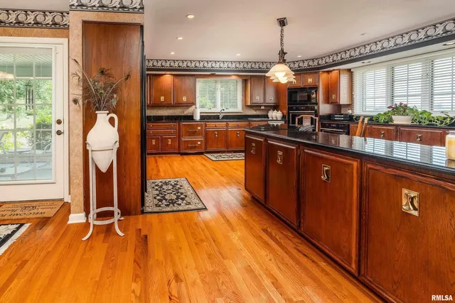 $1,250,000 | 15866 Moellers Road, Marion, IL 62959