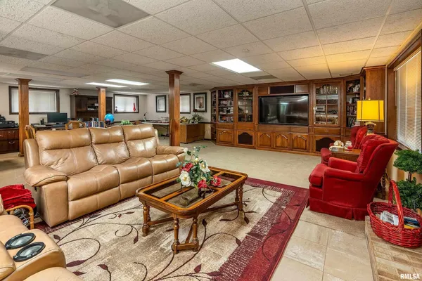 $1,250,000 | 15866 Moellers Road, Marion, IL 62959