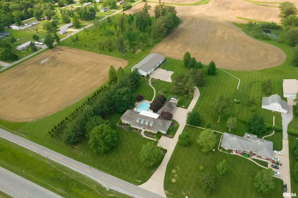 $1,250,000 | 15866 Moellers Road, Marion, IL 62959