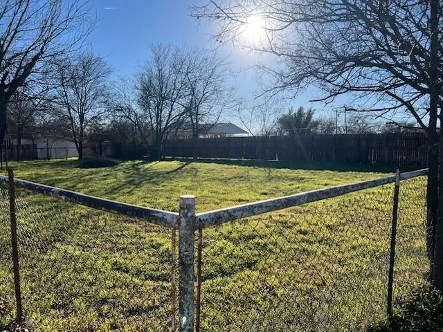 a view of a tennis court