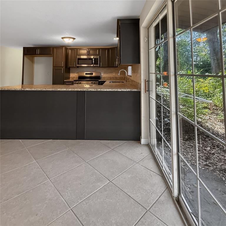 17220 Estes Road Lutz, FL 33548 - Photo 5 of 24