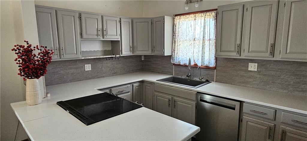 103 South Delange Road Girard, KS 66743 - Photo 6 of 49