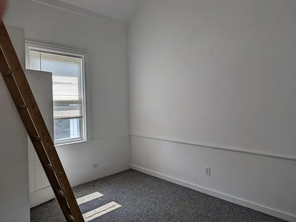 $2,100 | 81-2 Russia Street, Newburyport, MA 01950