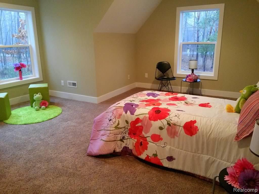 8685 Mcgregor Road Pinckney, MI 48169 - Photo 14 of 25 6.jpg