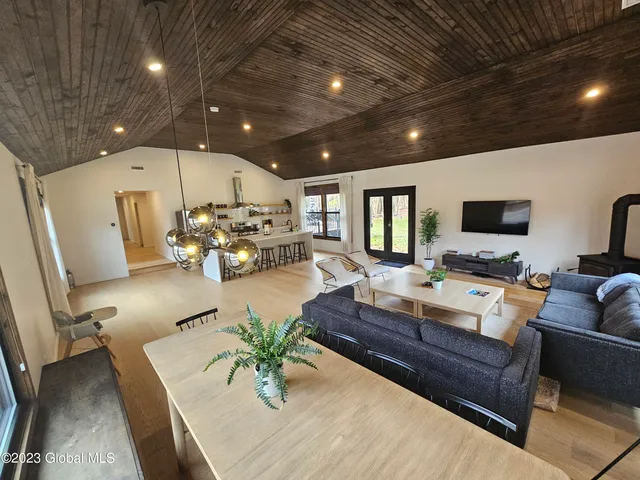 $725,000 | 609 Highway 32A, Catskill, NY 12463